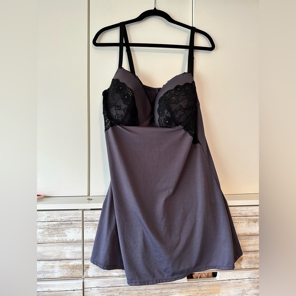 Delta Burke Black and Gray Lace Chemise